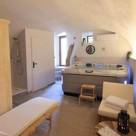 Gite De Charme Haut De Gamme Avec Jacuzzi Et Sauna Privatifs Donzère 外观 照片