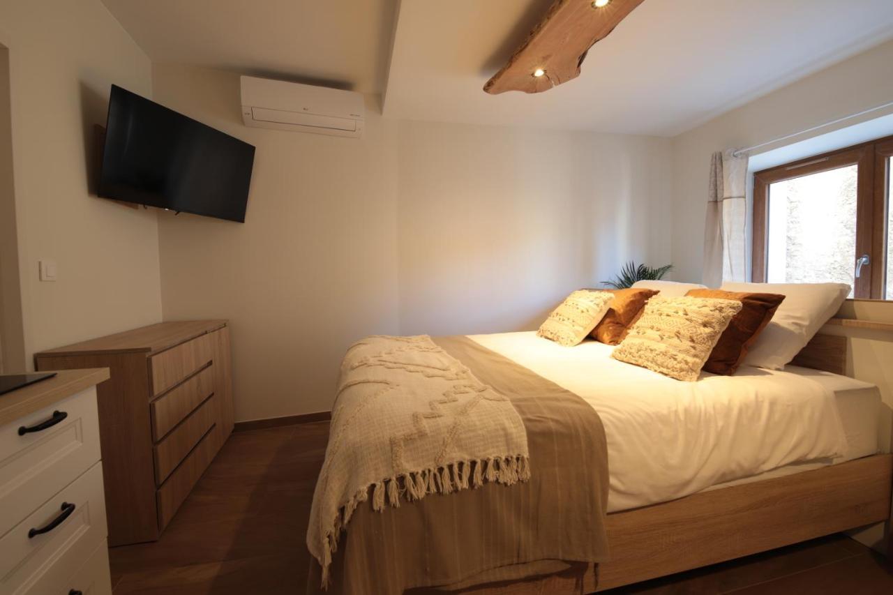 Gite De Charme Haut De Gamme Avec Jacuzzi Et Sauna Privatifs Donzère 外观 照片